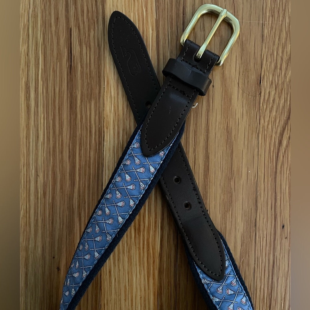 Vineyard Vines boys belt with lacrosse print.